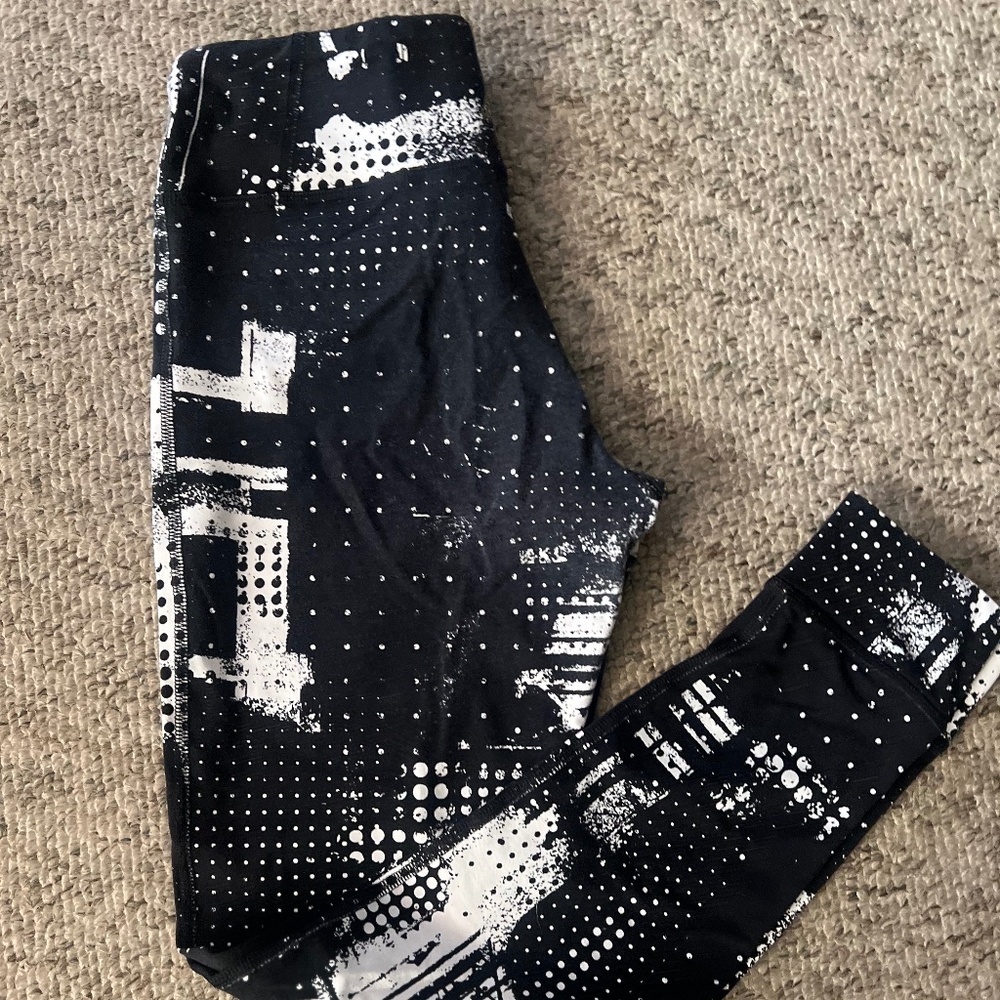 Reebok Small Black White Geometric Multi Color Leggings